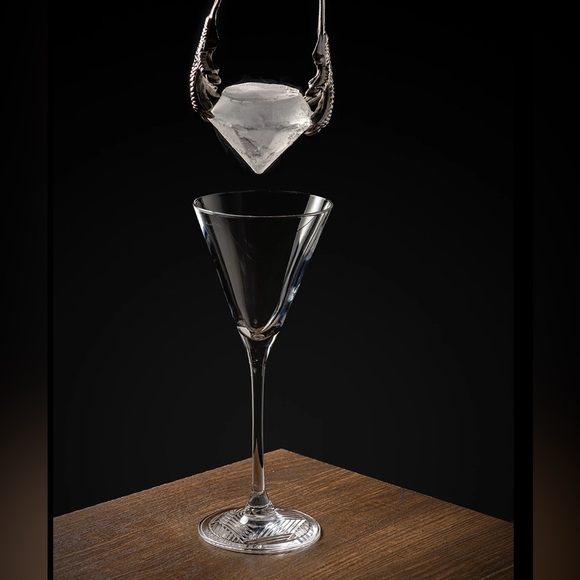 2 Ice mold trays Diamond shaped  and circle shaped. - Picture 5 of 6